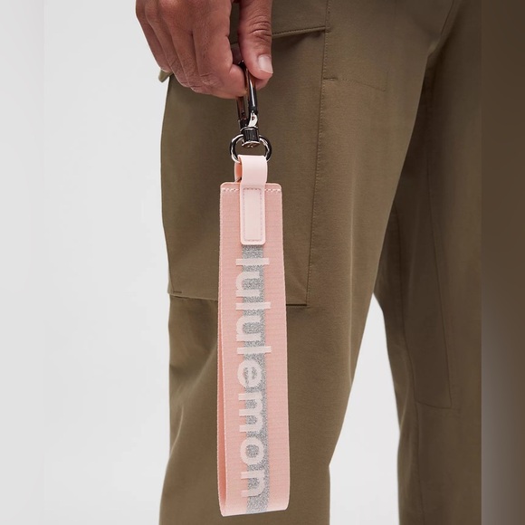 Lululemon Never Lost Keychain Wordmark ColourPink Mist/Silver‎ - Picture 4 of 4